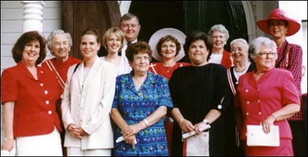 Members of the Elliott Grays Chapter