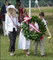Mrs. Lougheed and the Division wreath